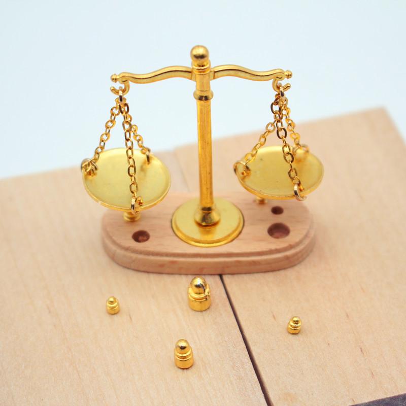 Kids Toys House - Aksesori Model Miniatur Timbangan Antik Rumah